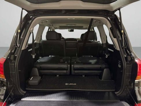 Used 2011 Lexus LX 570 4WD image 32