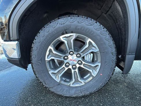 New 2026 GMC Sierra 1500 SLE image 10