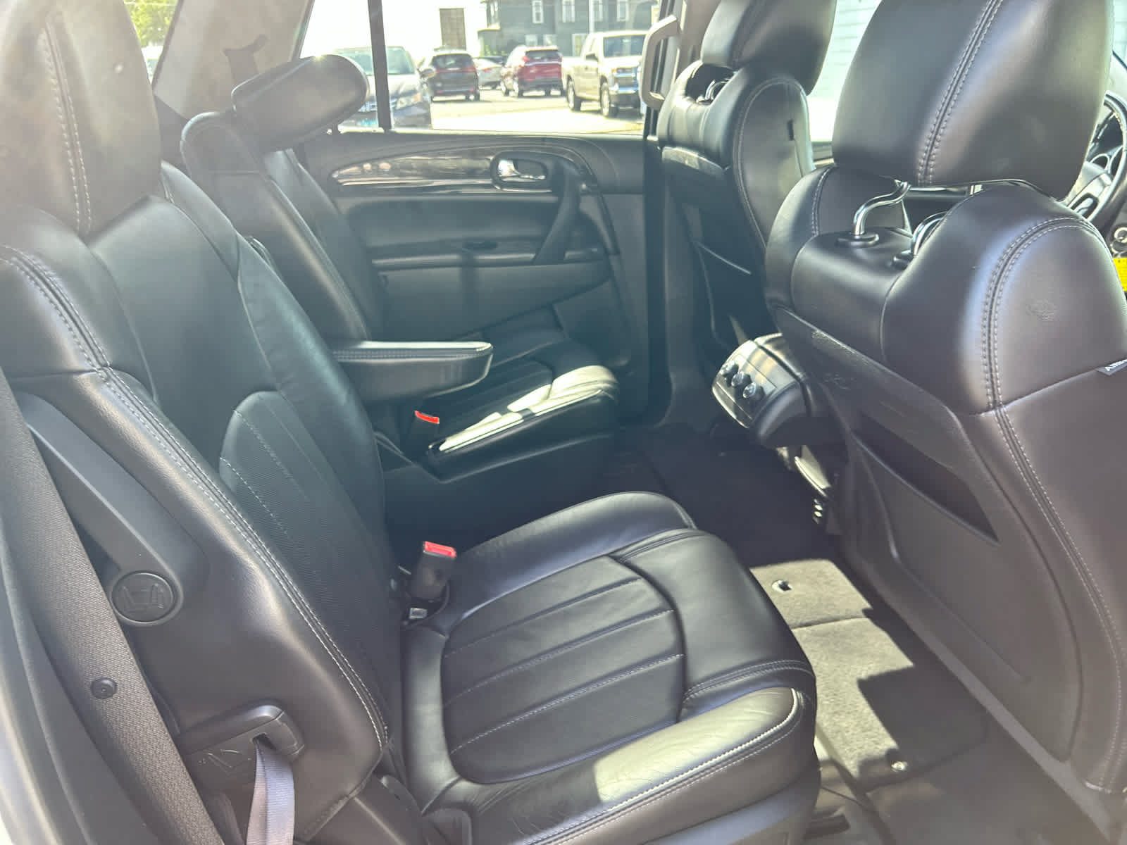 Used 2014 Buick Enclave Leather AWD/4WD image 27