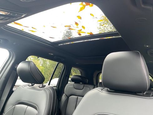 New 2025 Jeep Grand Cherokee Limited w/ Luxury Tech Group II image 16