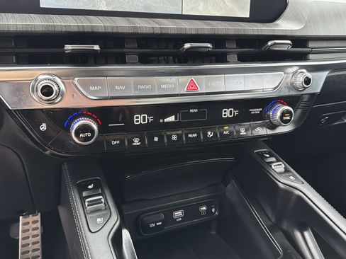 Used 2024 Kia Telluride SX Prestige image 33