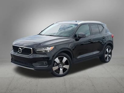 Used 2021 Volvo XC40 T5 Momentum w/ Premium Package