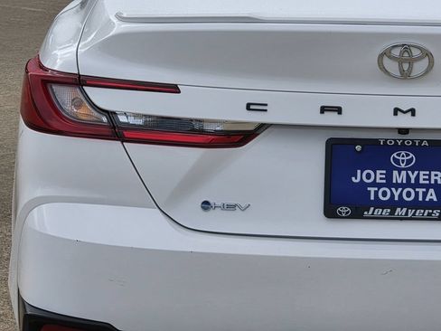 Used 2025 Toyota Camry SE FWD image 10
