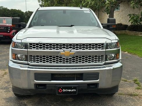 Used 2019 Chevrolet Silverado 2500 W/T AWD/4WD image 2
