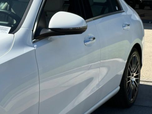 Used 2024 Mercedes-Benz C 300 4MATIC Sedan image 4
