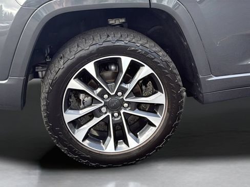 Used 2022 Jeep Grand Cherokee Overland AWD/4WD image 25