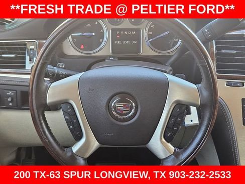 Used 2013 Cadillac Escalade Platinum RWD image 25