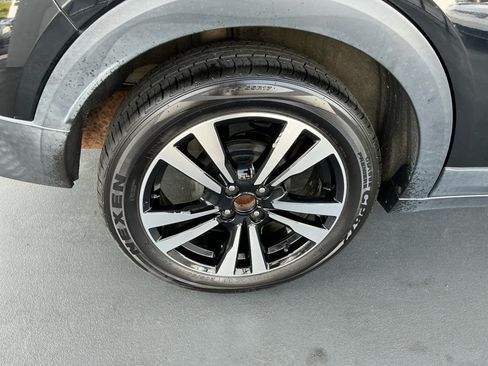 Used 2020 Nissan Kicks SV FWD image 28