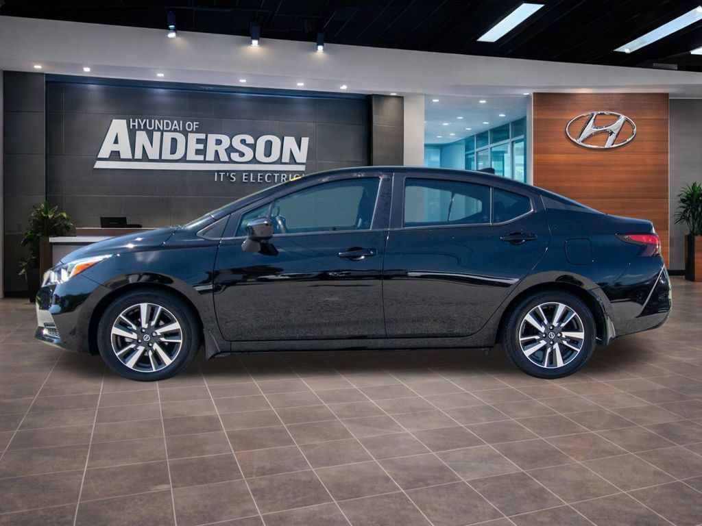 Used 2022 Nissan Versa SV FWD image 5