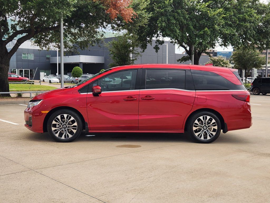Used 2025 Honda Odyssey Elite image 4
