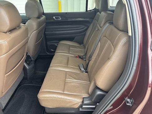 Used 2017 Lincoln MKT AWD w/ Technology Package image 12