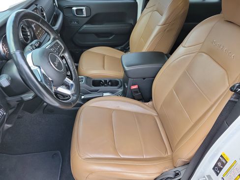 Used 2021 Jeep Wrangler Unlimited Sahara image 9