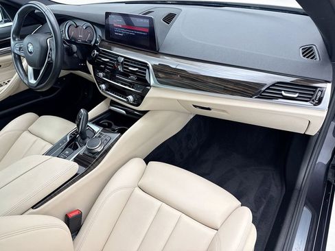 Used 2019 BMW 530e w/ Convenience Package image 16