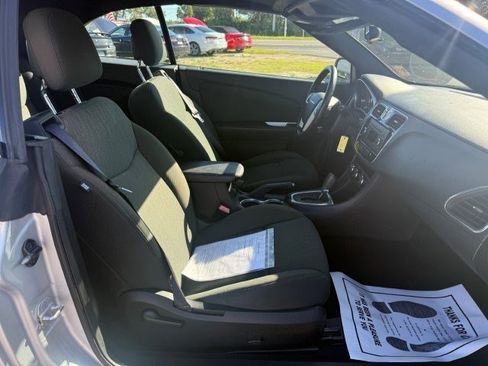 Used 2012 Chrysler 200 Touring image 10
