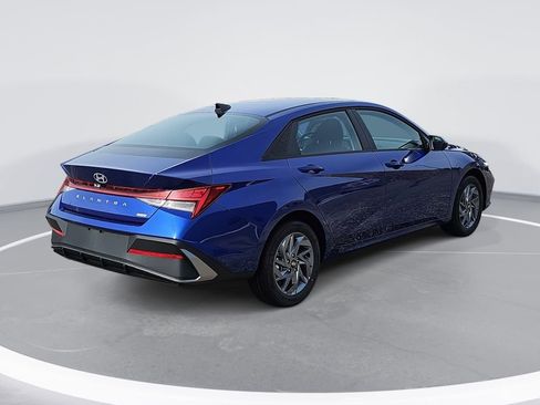 New 2026 Hyundai Elantra Blue image 5