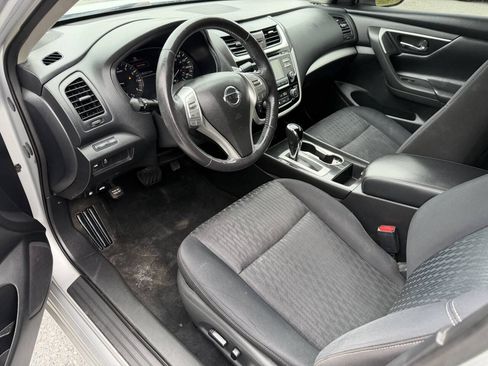 Used 2018 Nissan Altima 2.5 SV FWD image 9