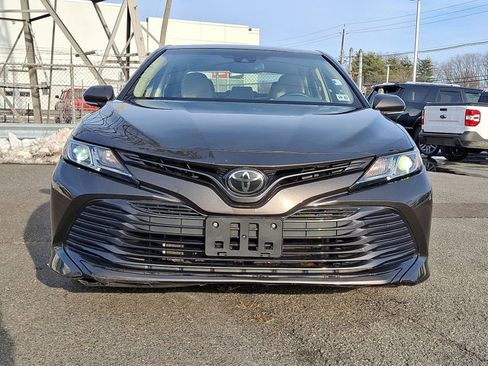 Used 2018 Toyota Camry LE image 31