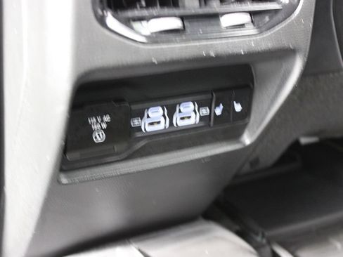 Used 2023 Jeep Grand Cherokee Trailhawk AWD/4WD image 37