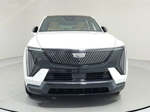 Used 2025 Cadillac Escalade IQ Sport 2 w/ LPO, ONYX Package image 8
