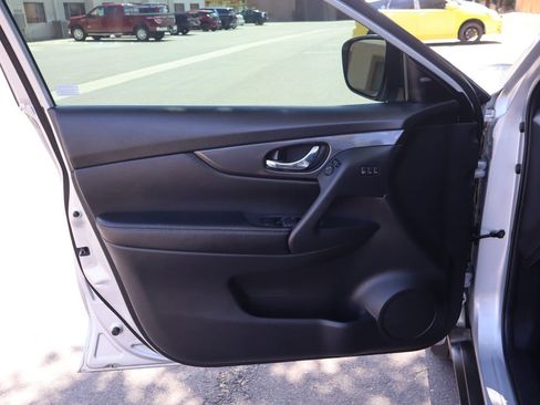 Used 2020 Nissan Rogue SV w/ Premium Package AWD/4WD image 23