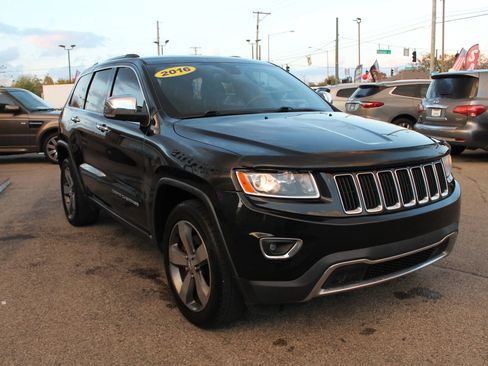 Used 2016 Jeep Grand Cherokee Limited w/ Trailer Tow Group IV AWD/4WD image 6