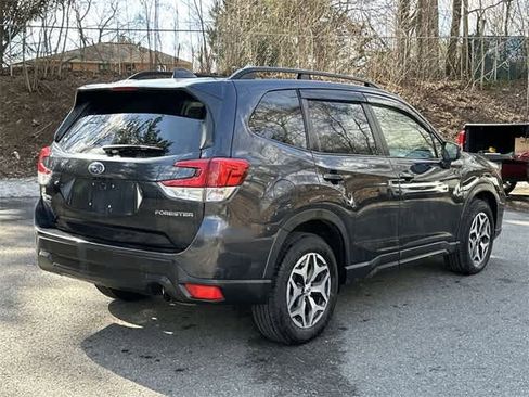Used 2019 Subaru Forester Premium image 23