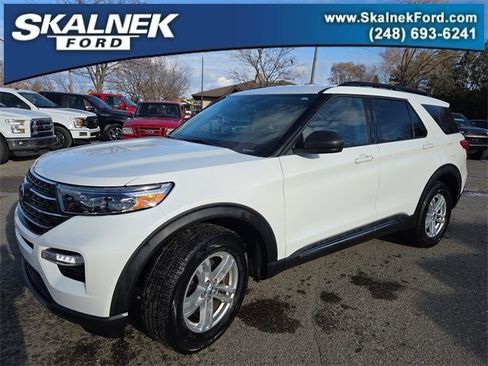 Certified 2022 Ford Explorer XLT w/ Equipment Group 202A image 1