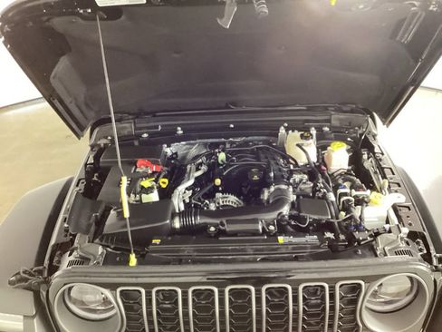Used 2026 Jeep Gladiator Mojave AWD/4WD image 23