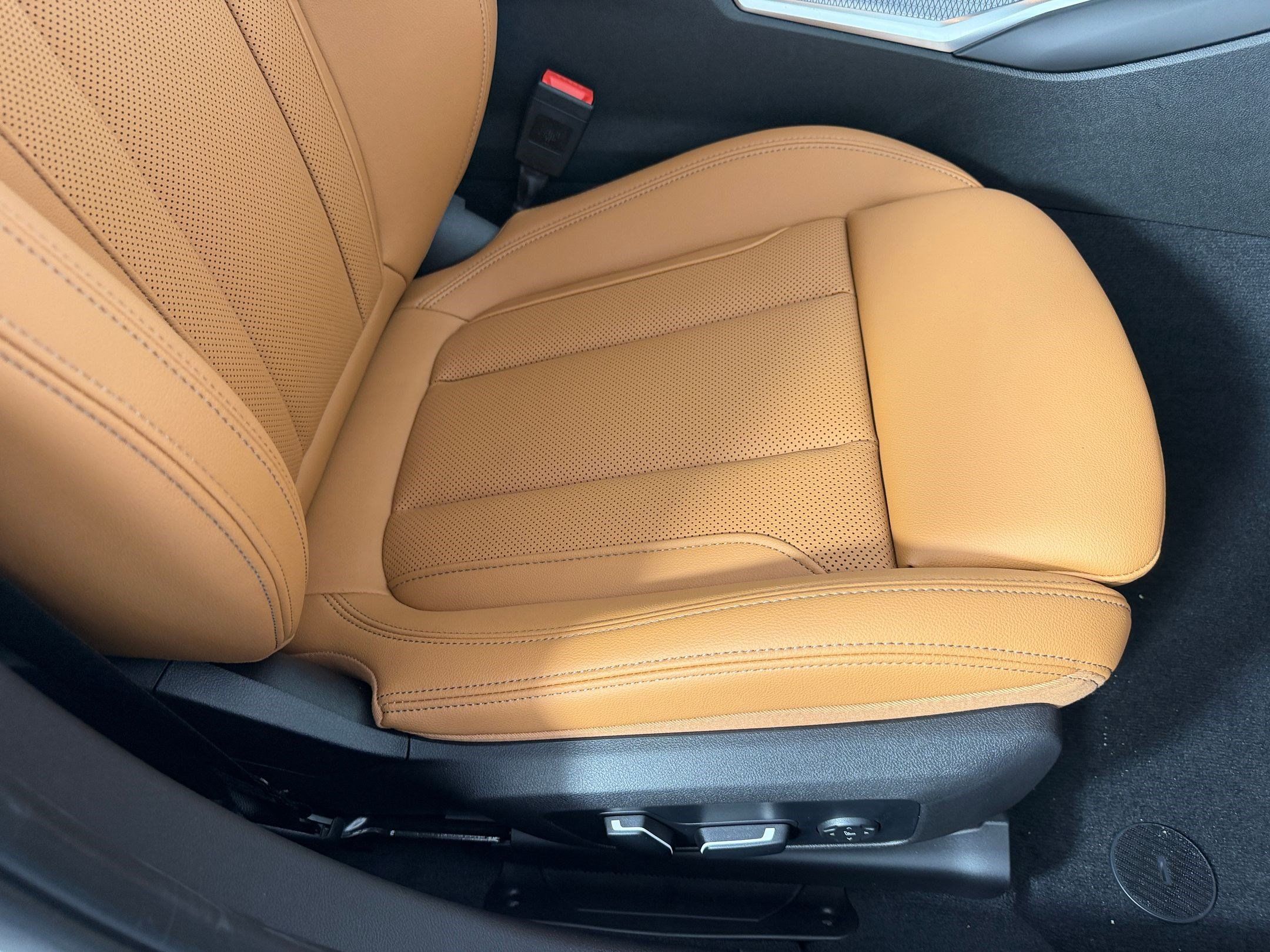 Used 2026 BMW 330i Sedan w/ Premium Package RWD image 34