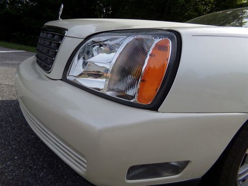 Used 2003 Cadillac De Ville Sedan w/ Comfort & Convenience Package image 3