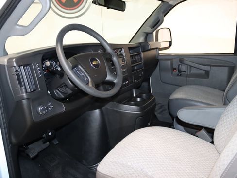 Used 2025 Chevrolet Express 3500 LT w/ LT Preferred Equipment Group image 35