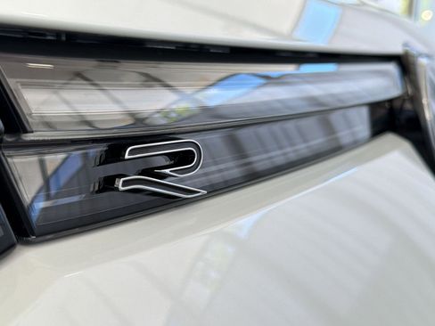New 2026 Volkswagen Tiguan SEL R-Line AWD/4WD image 39