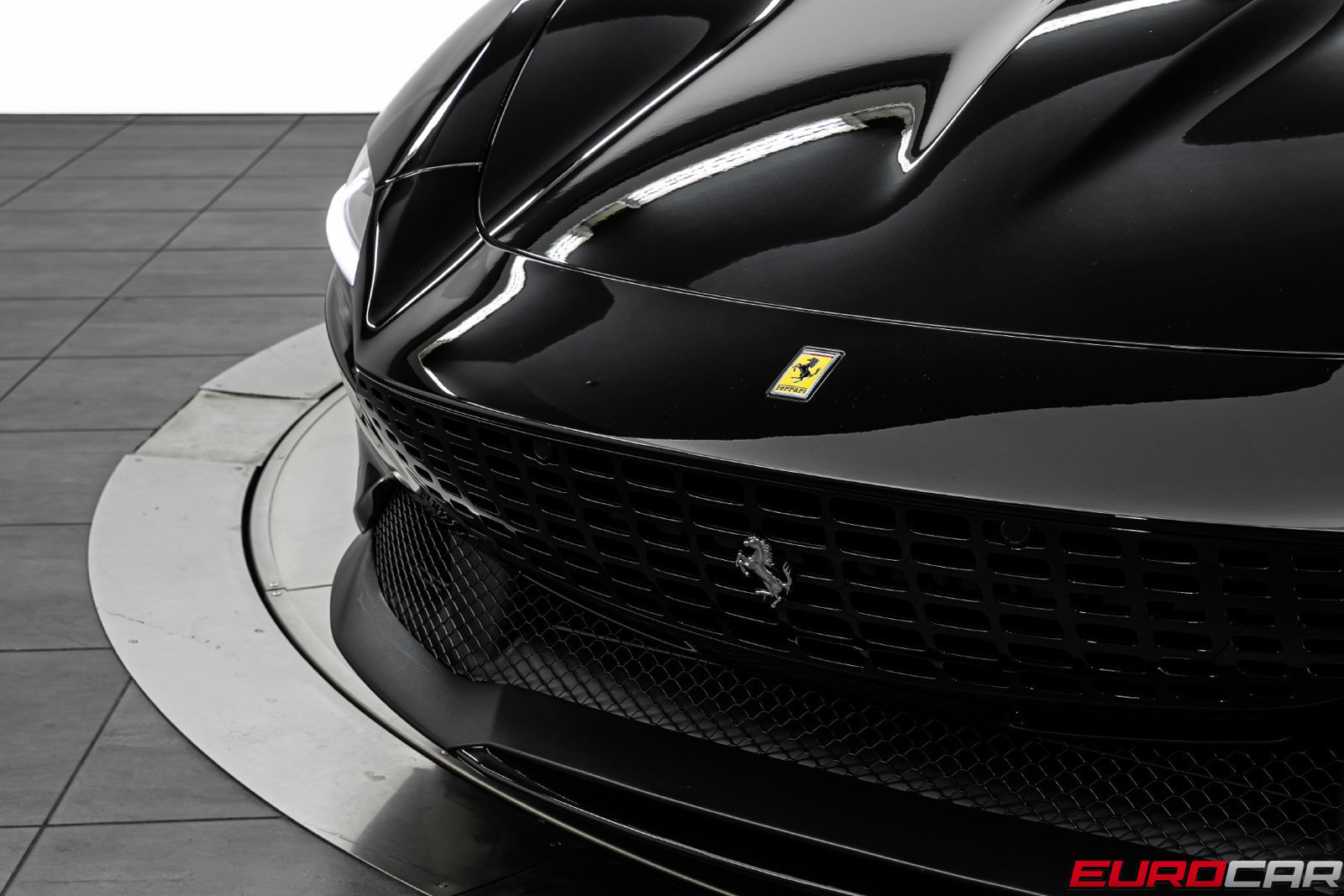 Used 2026 Ferrari Roma Spider RWD image 13