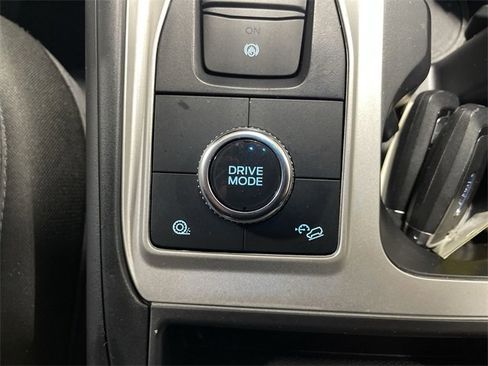 Used 2023 Ford Explorer XLT image 32