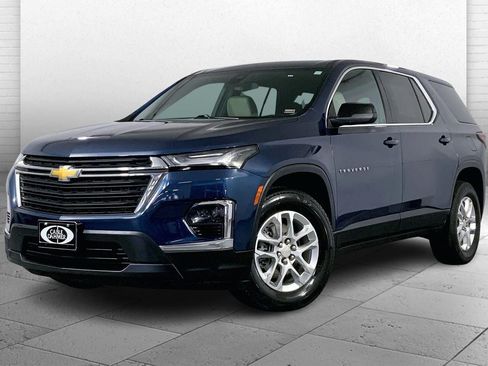 Used 2022 Chevrolet Traverse LS FWD image 13
