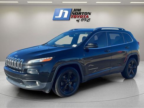 Used 2016 Jeep Cherokee Latitude w/ Comfort/Convenience Group image 1