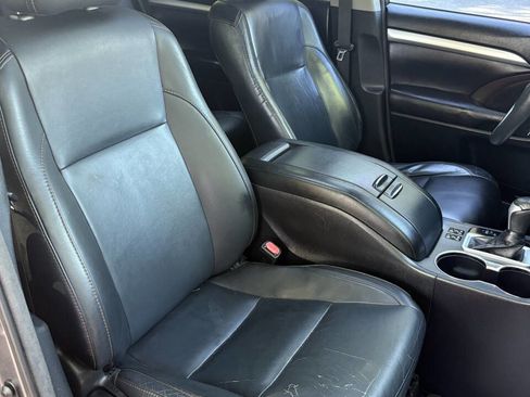 Used 2016 Toyota Highlander XLE FWD image 42