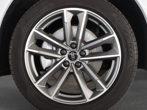 Certified 2025 Audi Q3 2.0T Premium w/ Convenience Package AWD/4WD image 5
