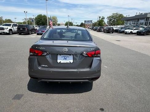 Used 2023 Nissan Versa SV FWD image 6