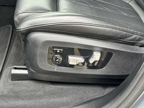 Used 2025 BMW X7 xDrive40i image 21