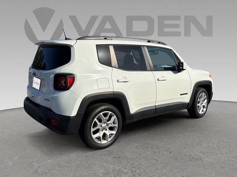Used 2018 Jeep Renegade Latitude image 17