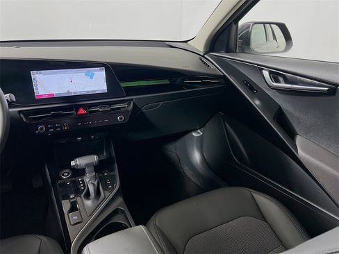 Certified 2023 Kia Niro EX image 23