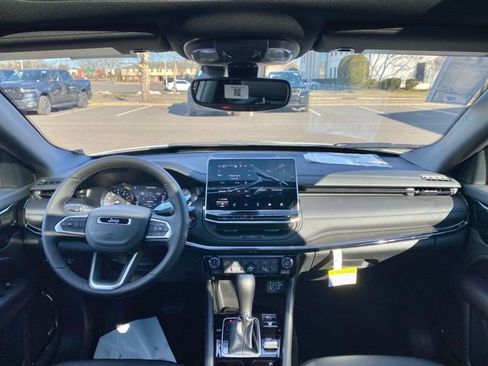 New 2026 Jeep Compass Latitude w/ Sun and Sound Group AWD/4WD image 22