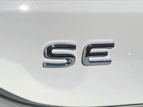 New 2026 Volkswagen Tiguan SE FWD image 15