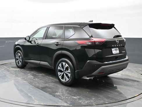 Used 2023 Nissan Rogue SV image 6