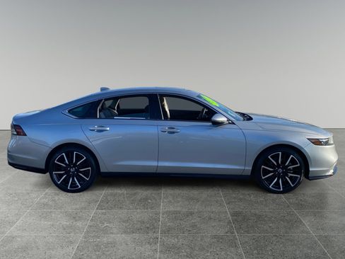 Used 2023 Honda Accord Touring image 6