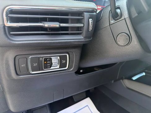 Used 2023 Lincoln Corsair FWD w/ Equipment Group 101A image 23