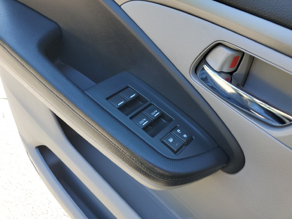 Used 2021 Honda Pilot EX image 32