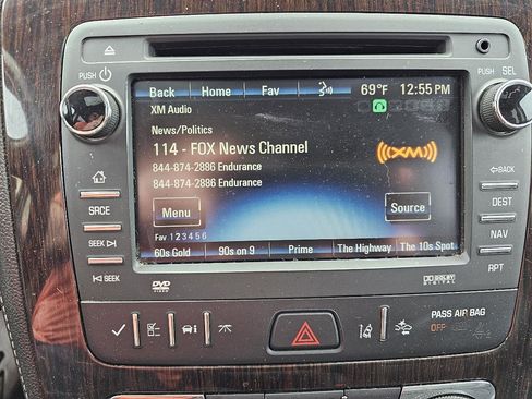 Used 2015 Chevrolet Traverse LTZ image 16