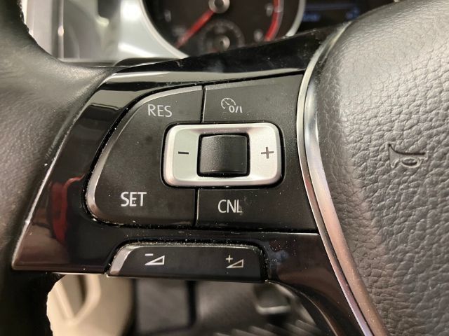 Used 2018 Volkswagen Golf S FWD image 27